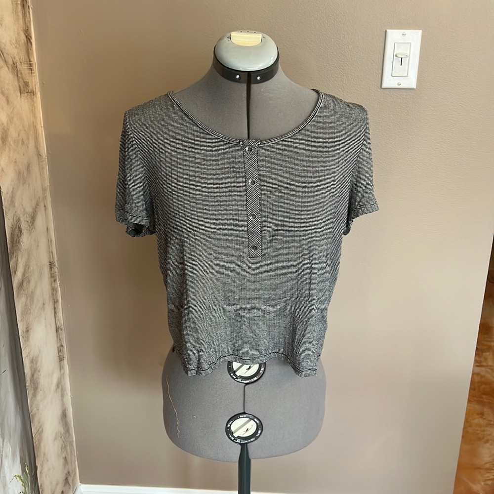 An American Eagle T-shirt.